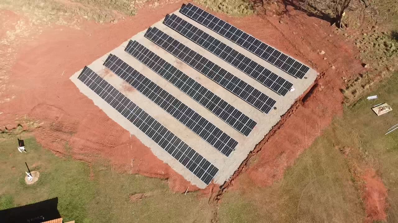 Instalação da Tech GD: Energia fotovoltaica rural