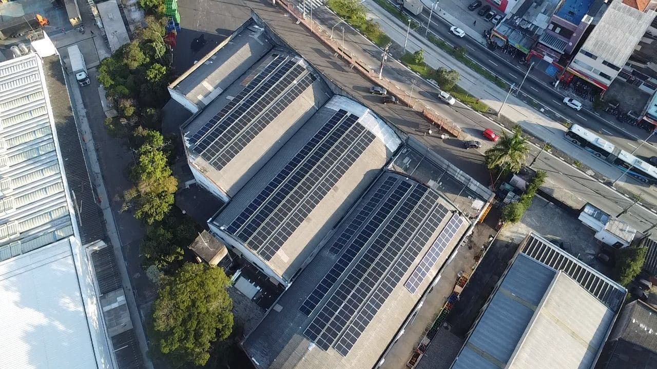 Instalação da Tech GD: Energia fotovoltaica industrial