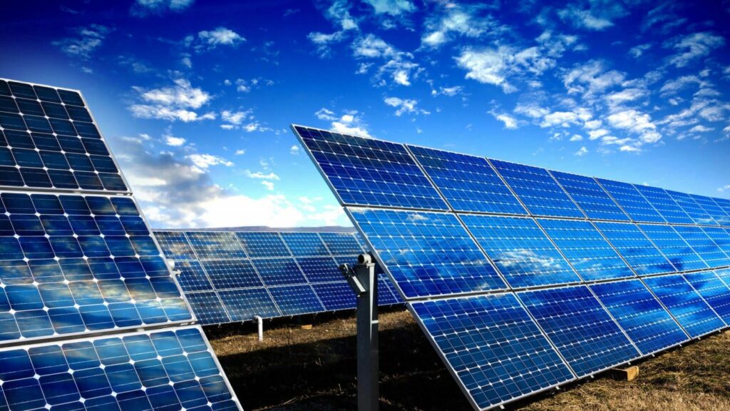 Governo revoga ex-tarifários de painéis solares HTJ e retira isenção de imposto de importação